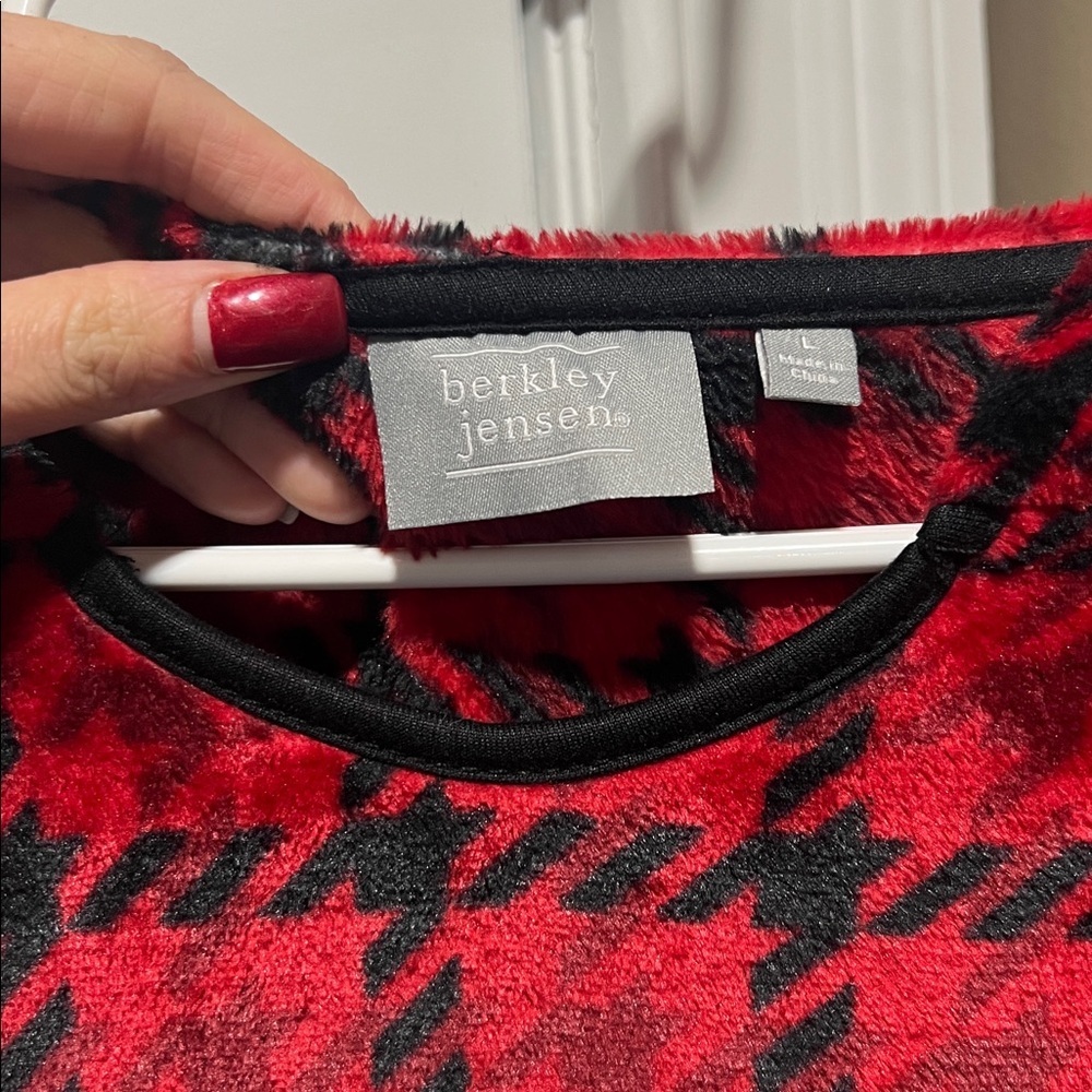 NWT Plaid Fuzzy Dress Hoodie Size L - Picture 3 of 7